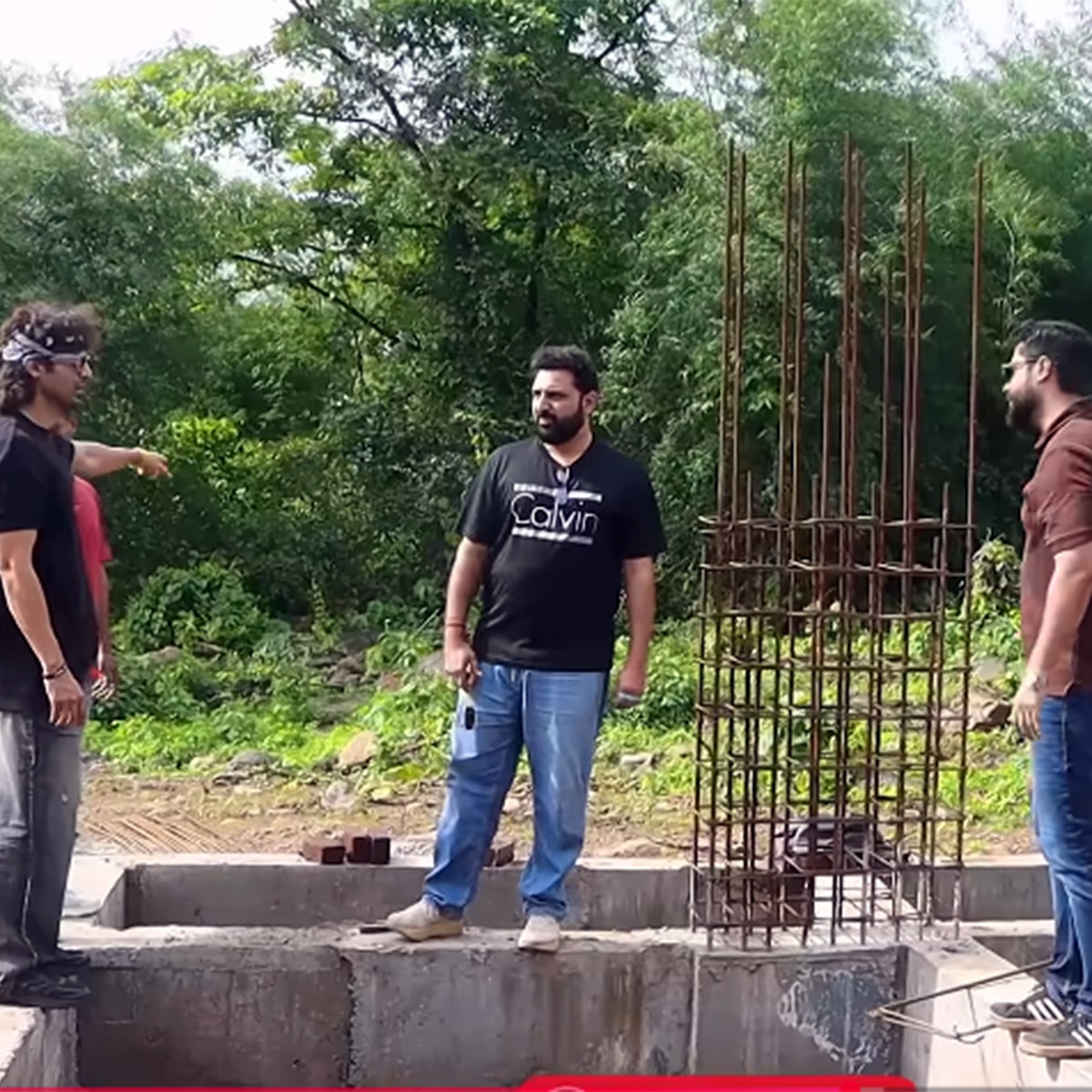 देबिना-गुरमीत फार्महाउस