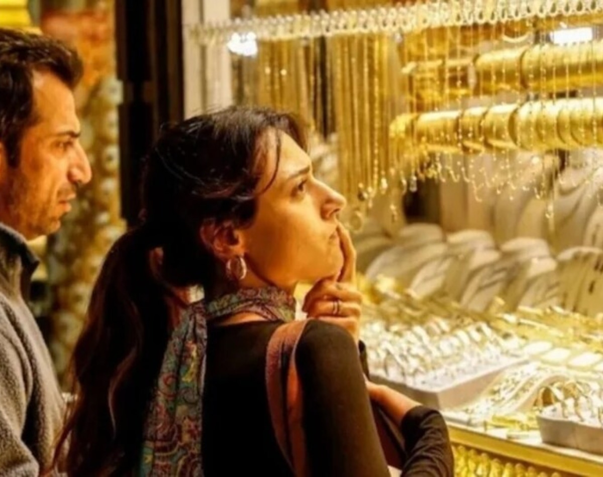 Gold के रेट में भी गिरावट 