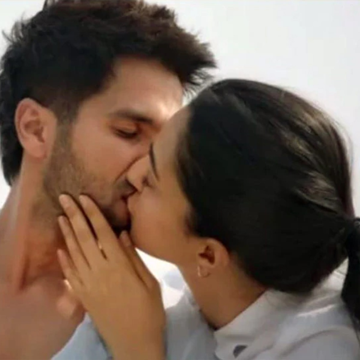  इंटीमेट सीन्स की खुली पोल