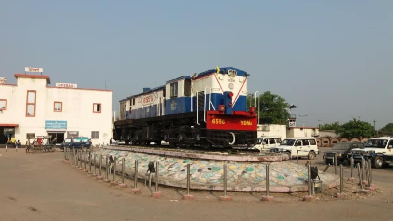 देश का आखिरी रेलवे स्टेशन... जहां से पैदल जा सकते हैं विदेश, Photos