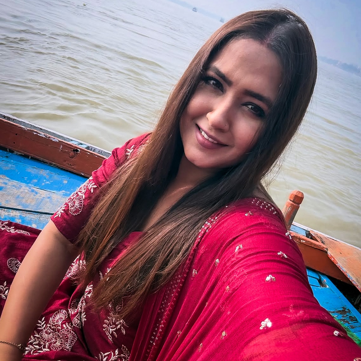  काजल राघवानी 