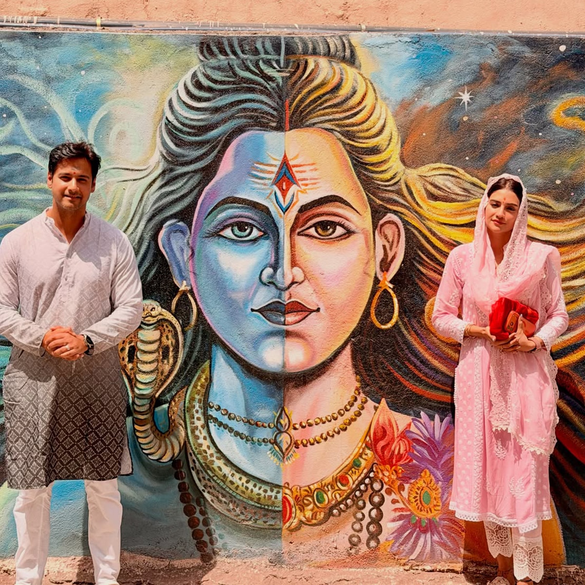 नुसरत जहां ने उज्जैन के महाकालेश्वर मंदिर के दर्शन किए
