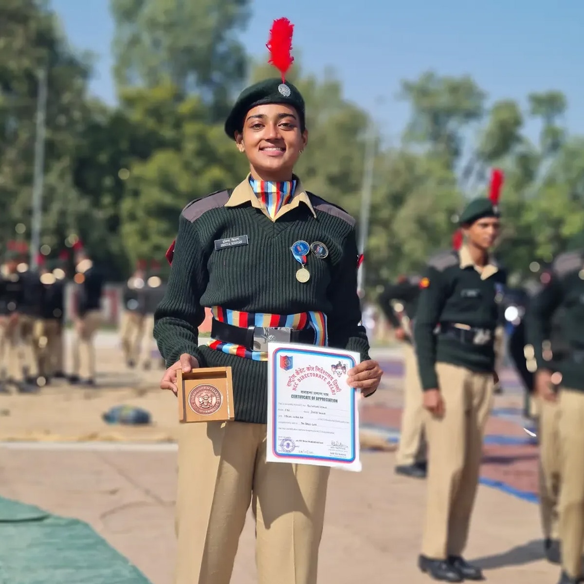 रवि किशन की बेटी इशिता शुक्ला ने सेना में बनाया करियर