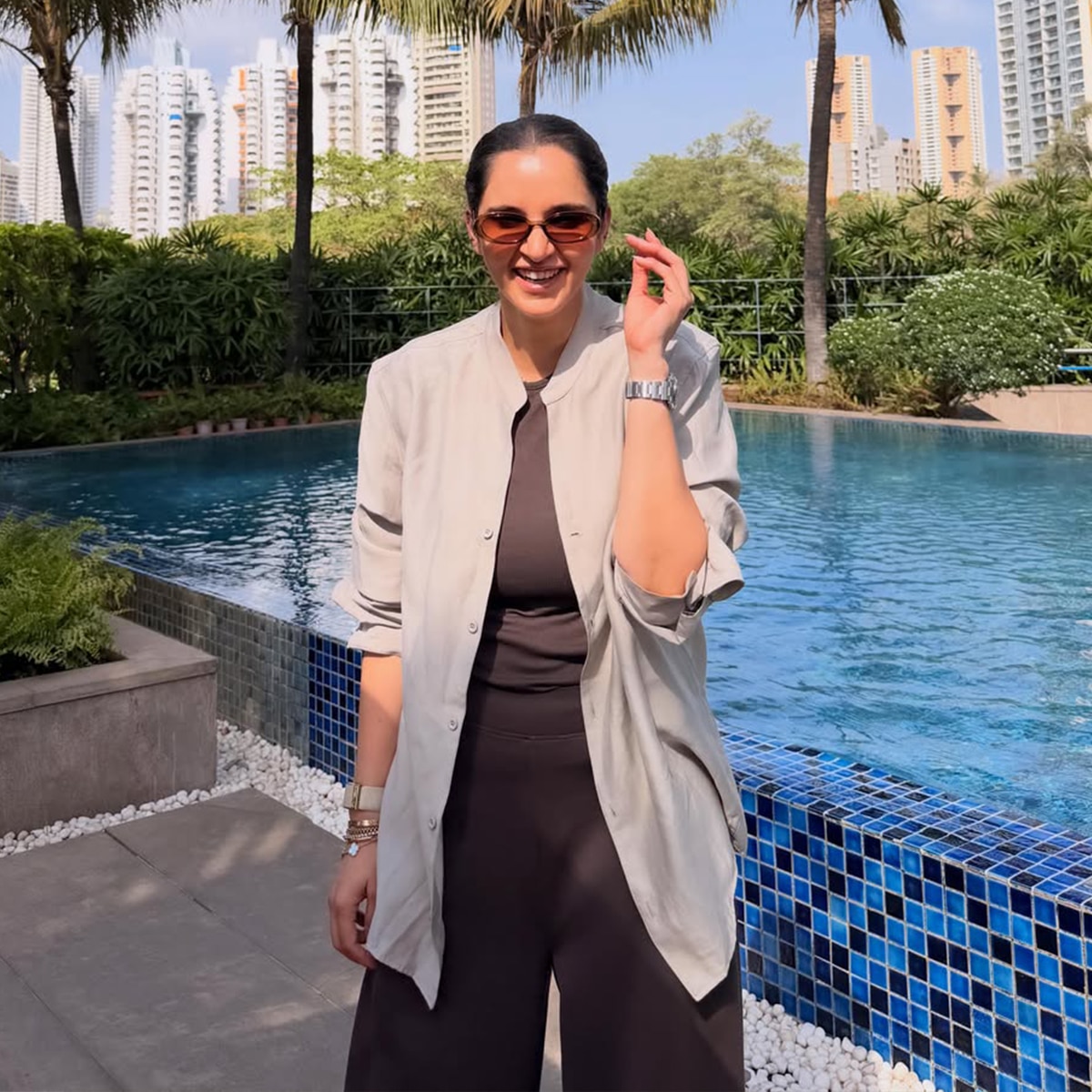 sania mirza living single life