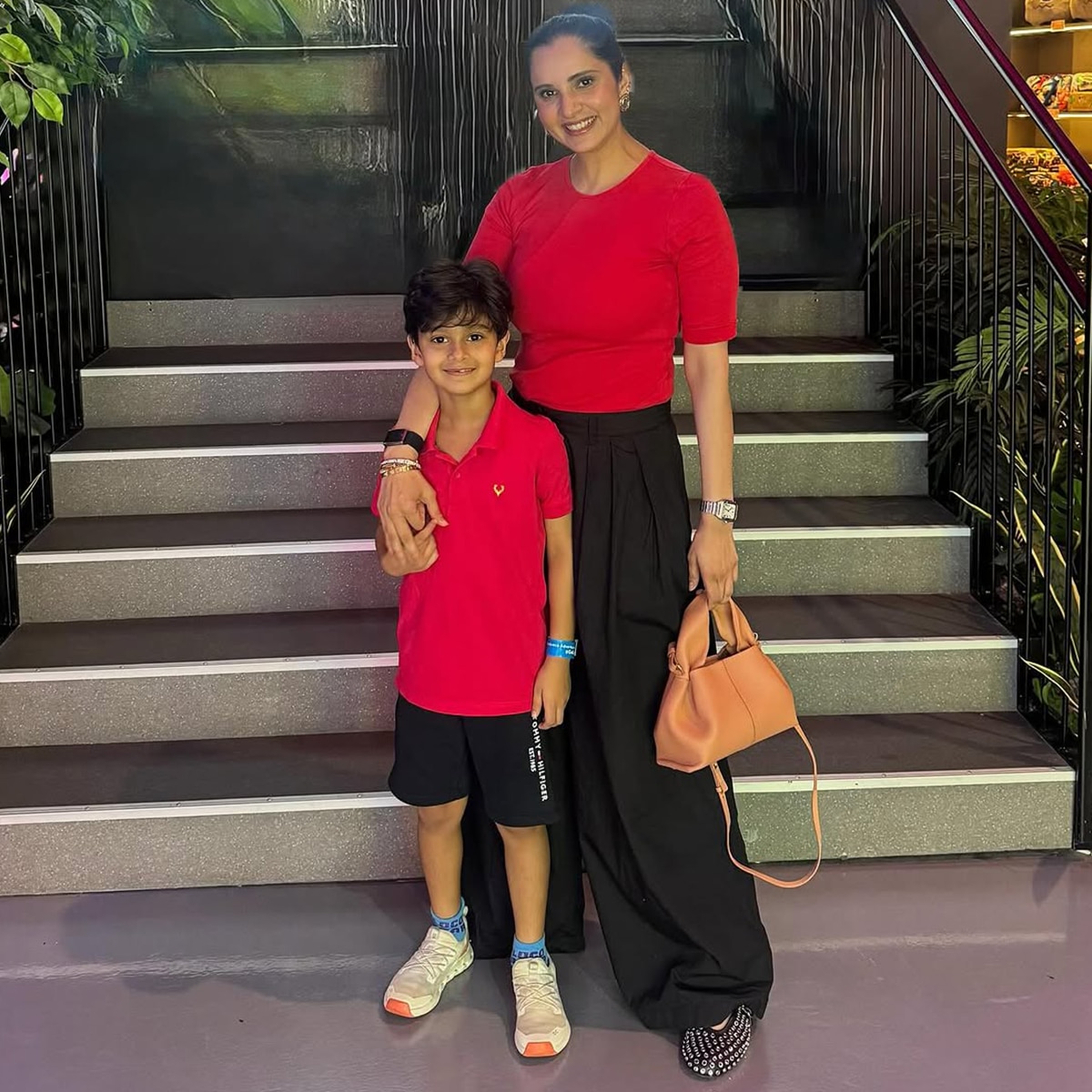 sania mirza living single life