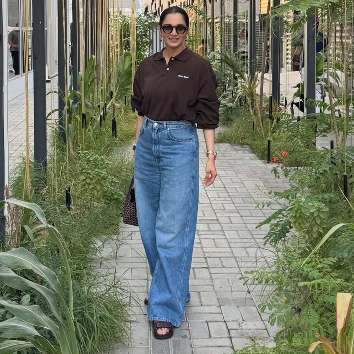 sania mirza living single life