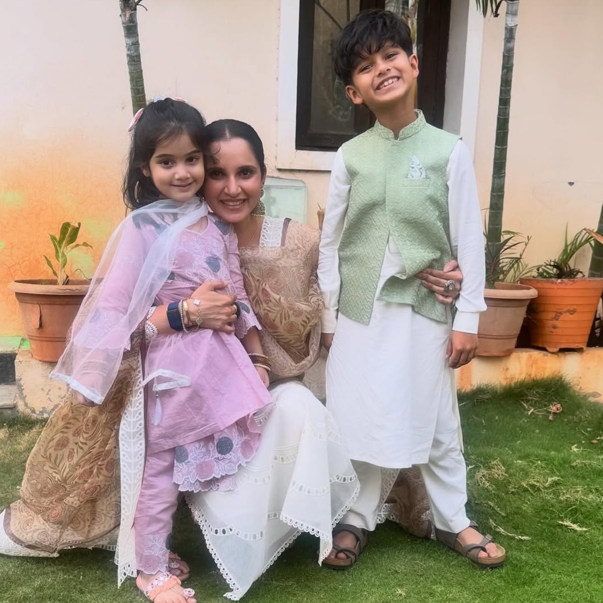 sania mirza living single life