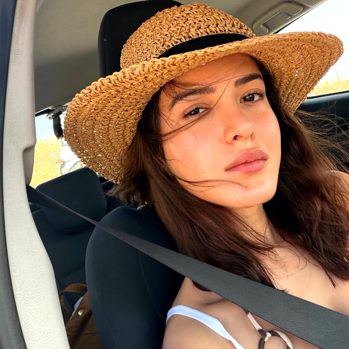 shanaya kapoor sizzling bikini look 