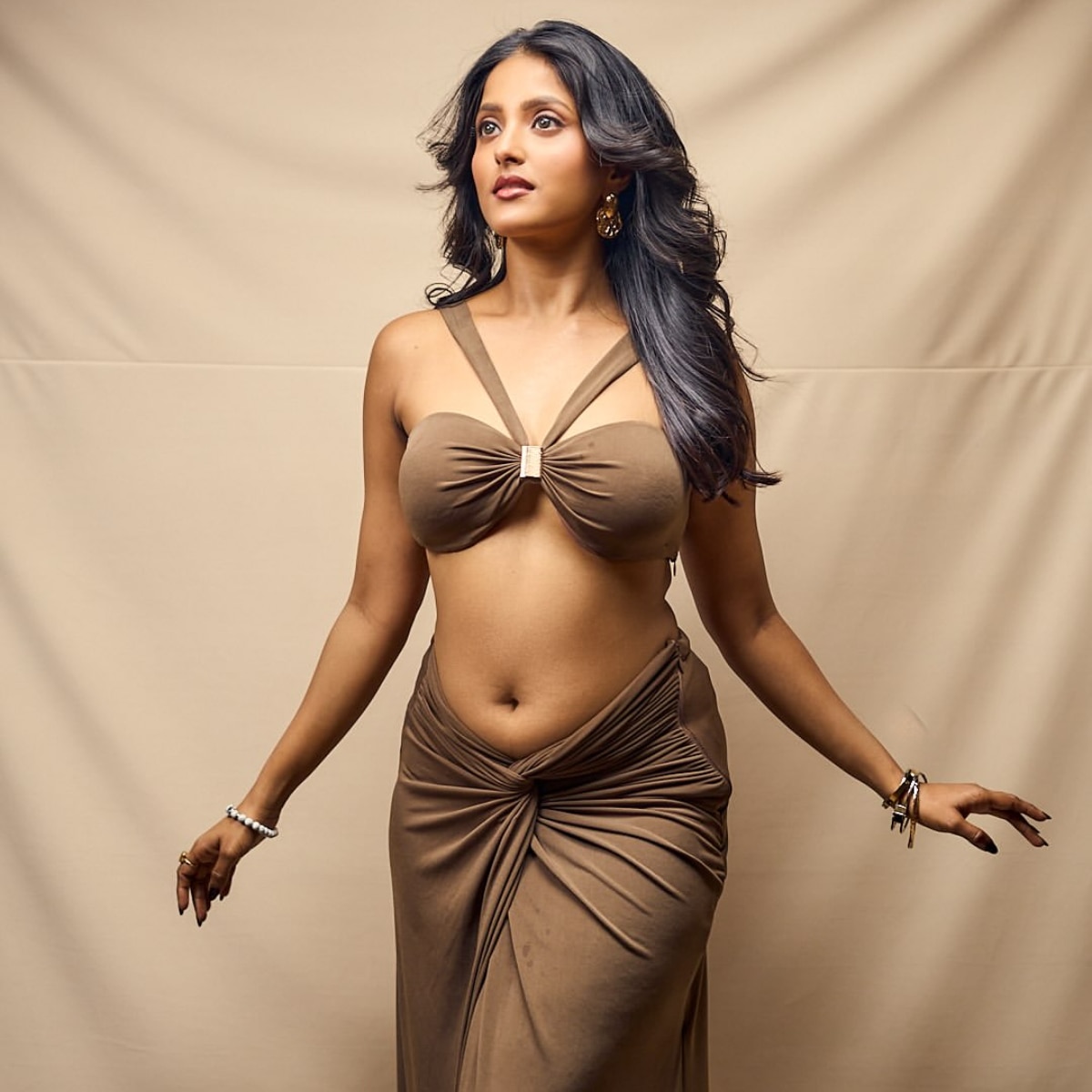 Ulka Gupta Hot Photos