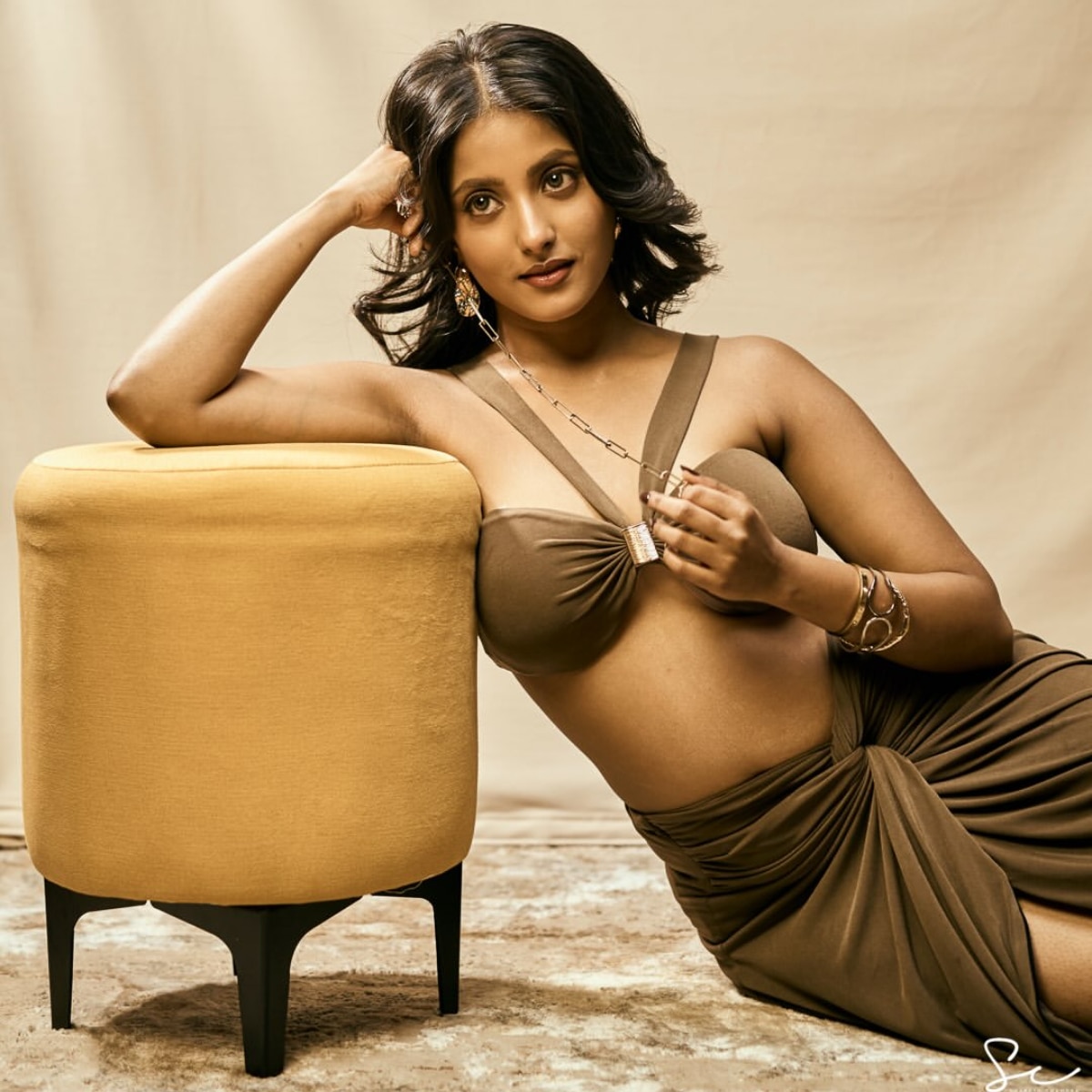 Ulka Gupta Hot Photos
