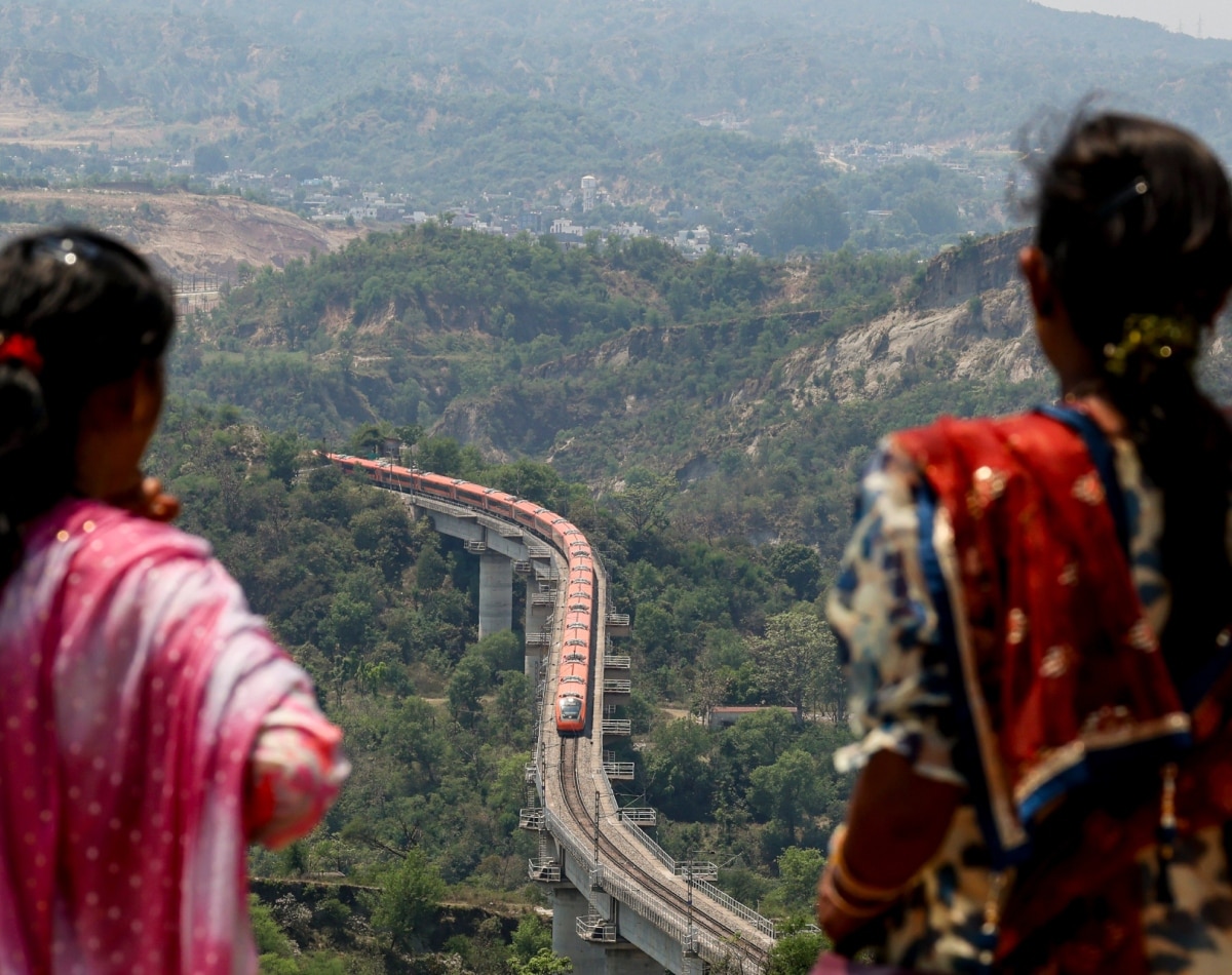 रेलवे ने पोस्ट किया ये वीडियो 