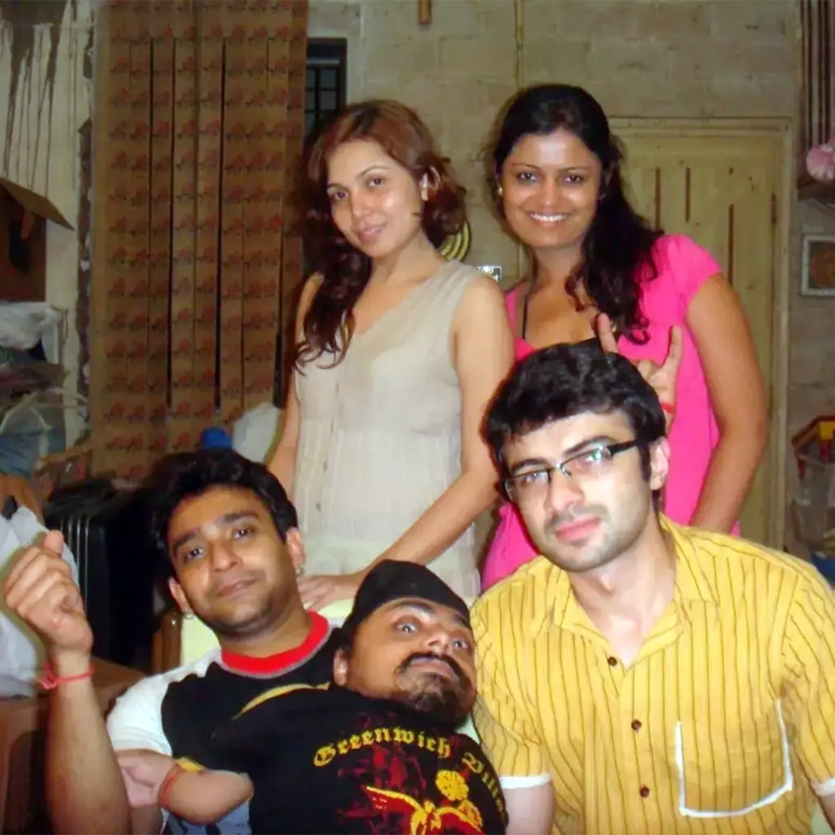 विवेक वी. मशरू 