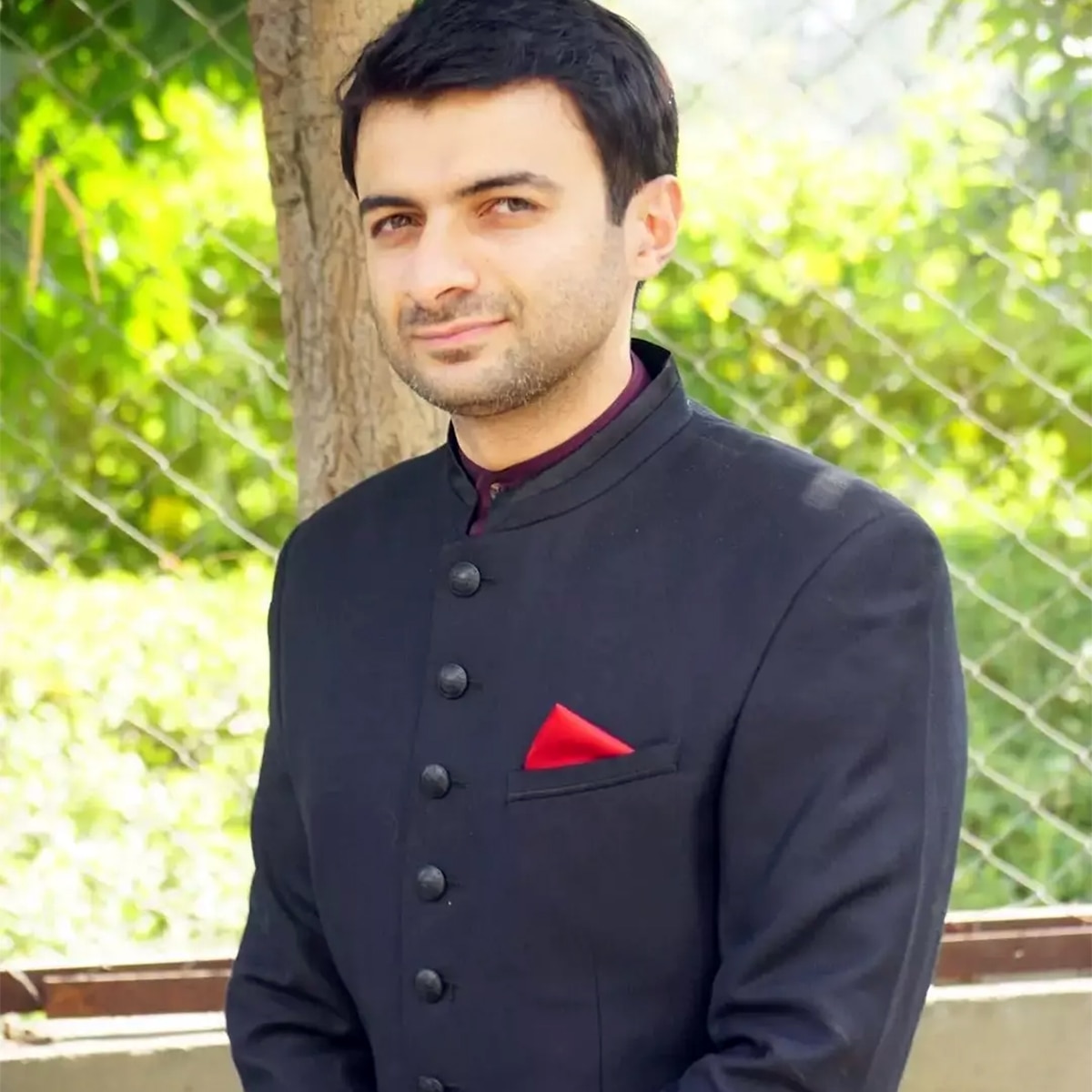 विवेक वी. मशरू 