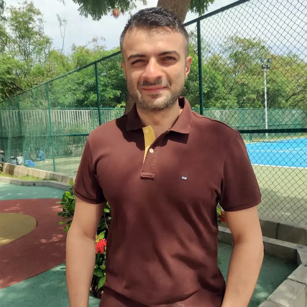 विवेक वी. मशरू 
