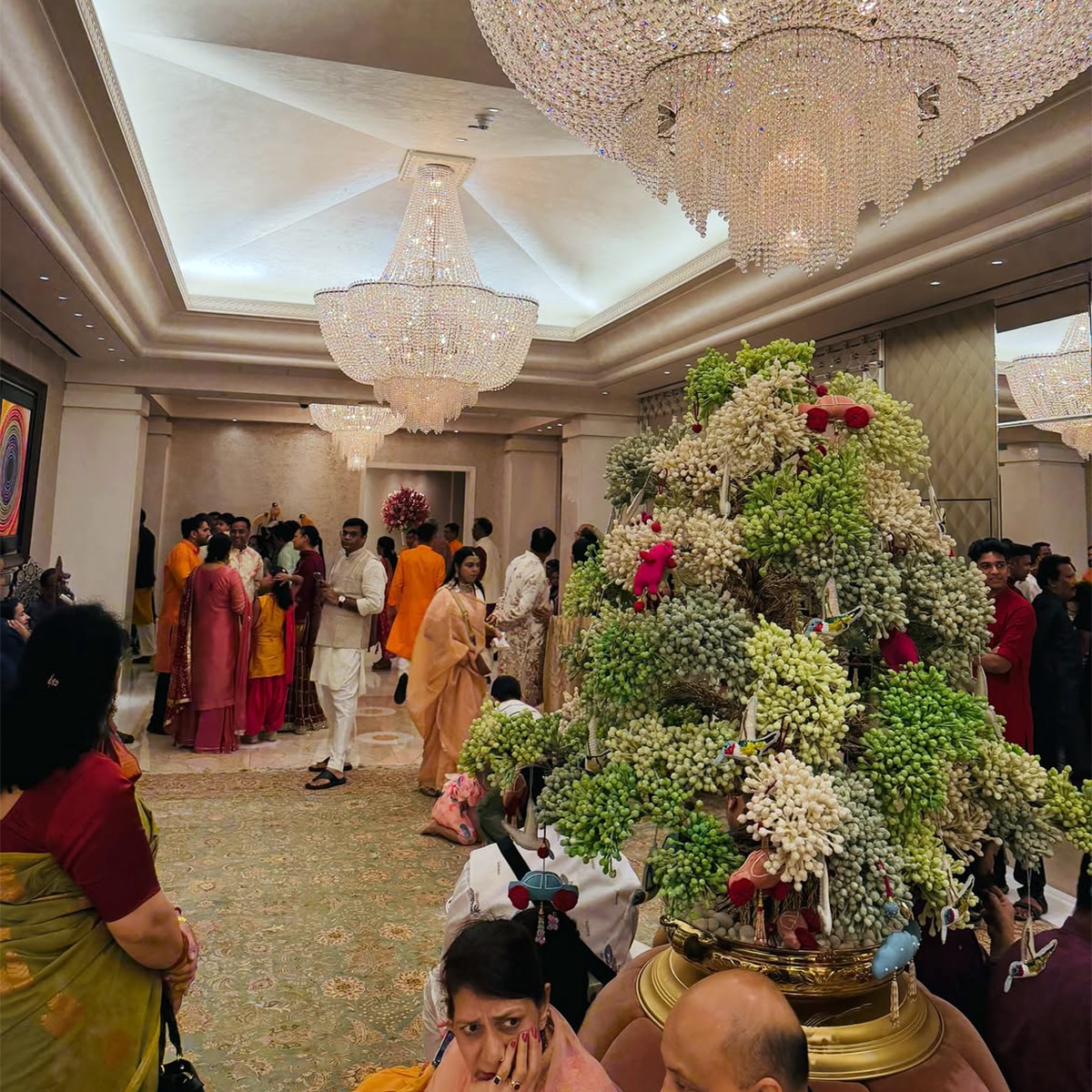 एंटीलिया की सजावट की तस्वीरें. (Photo: Instagram)