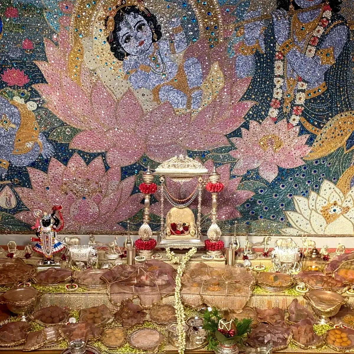 एंटीलिया में जन्माष्टमी का खूबसूरत नजारा. (Photo: Instagram/@rititkahairstylist)