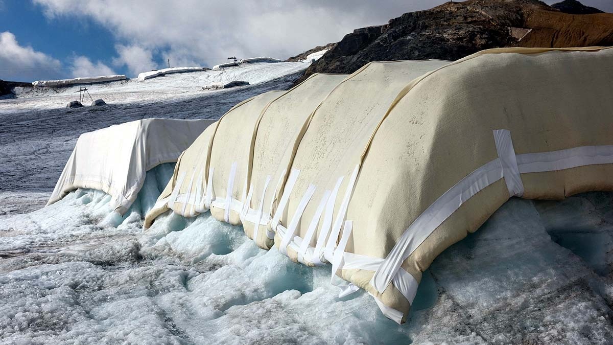 Scientists Test Innovative Wool Blankets to Prevent Glacier Melt in Switzerland