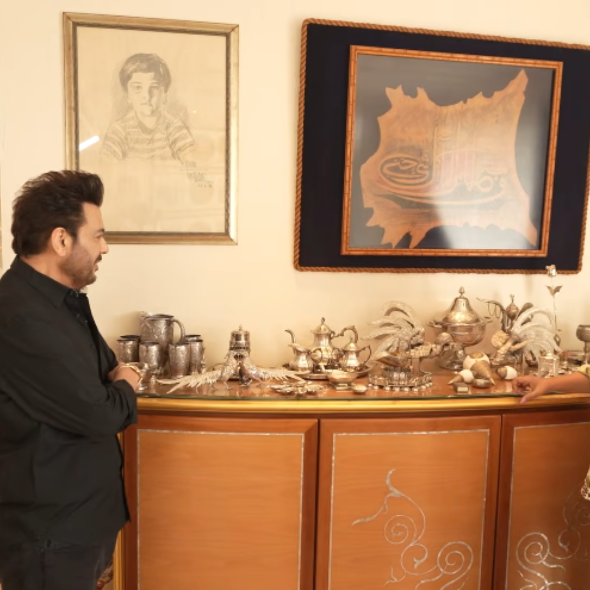 आलीशान है अदनान सामी का घर