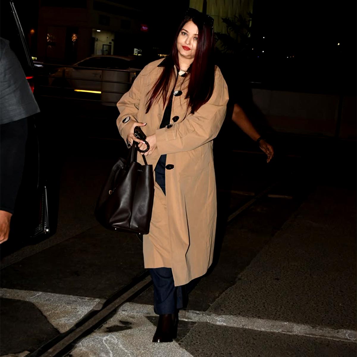 aishwarya rai spotted at airport 