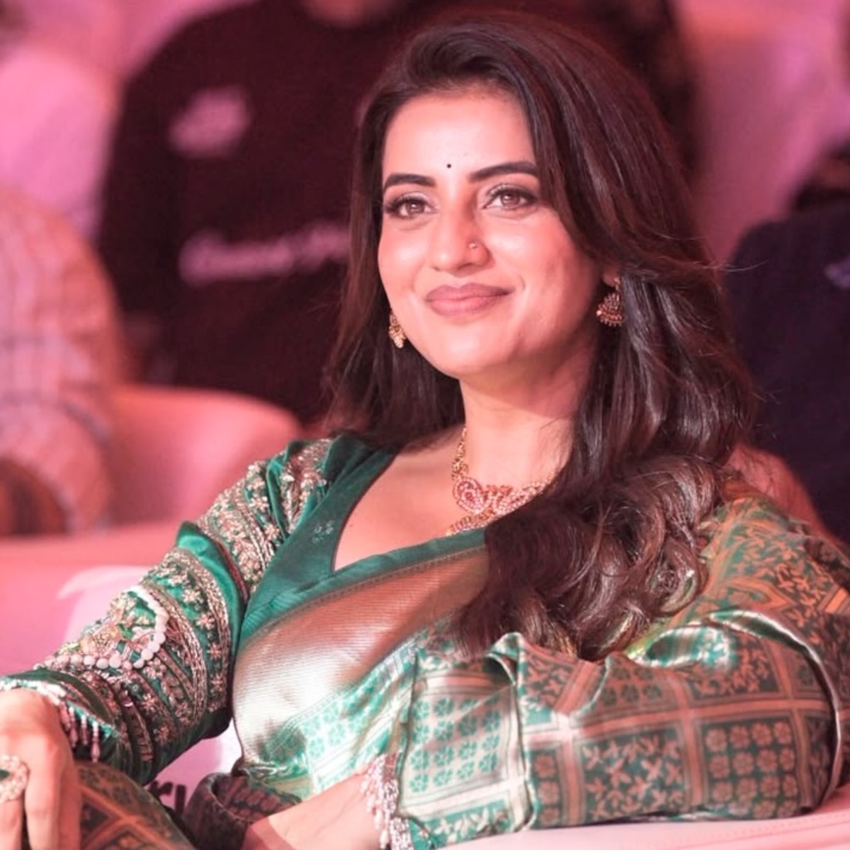 akshara singh tiger shroff
