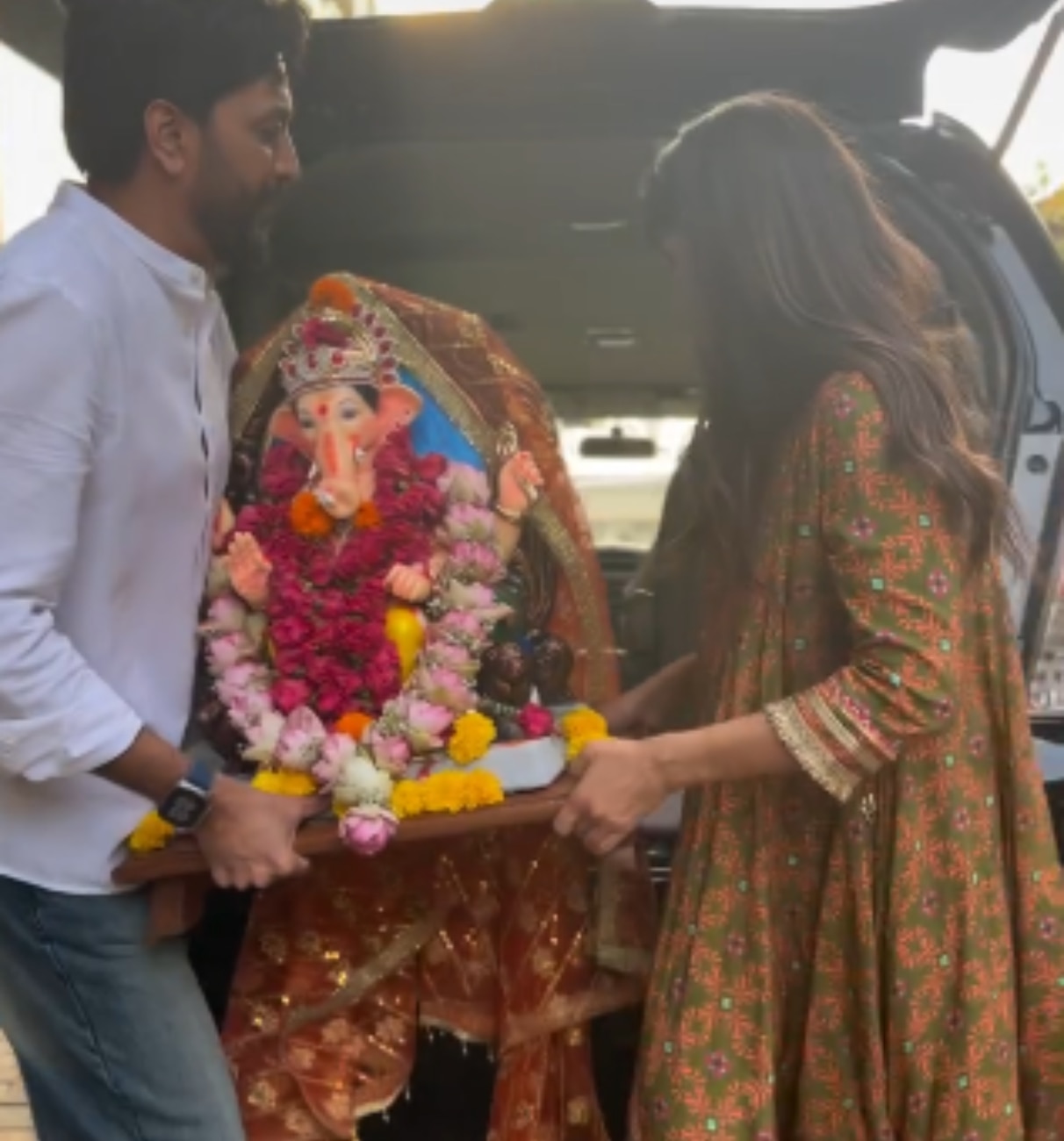 Riteish Deshmukh and Genelia Ganpati Bappa
