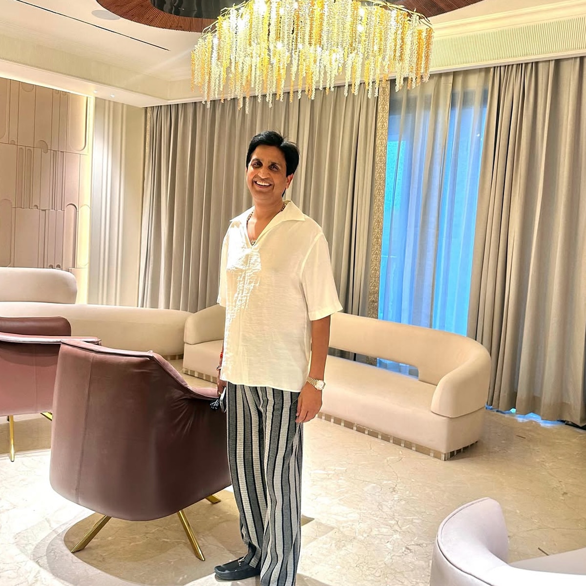 ramayana lyricist kumar vishwas Love Story