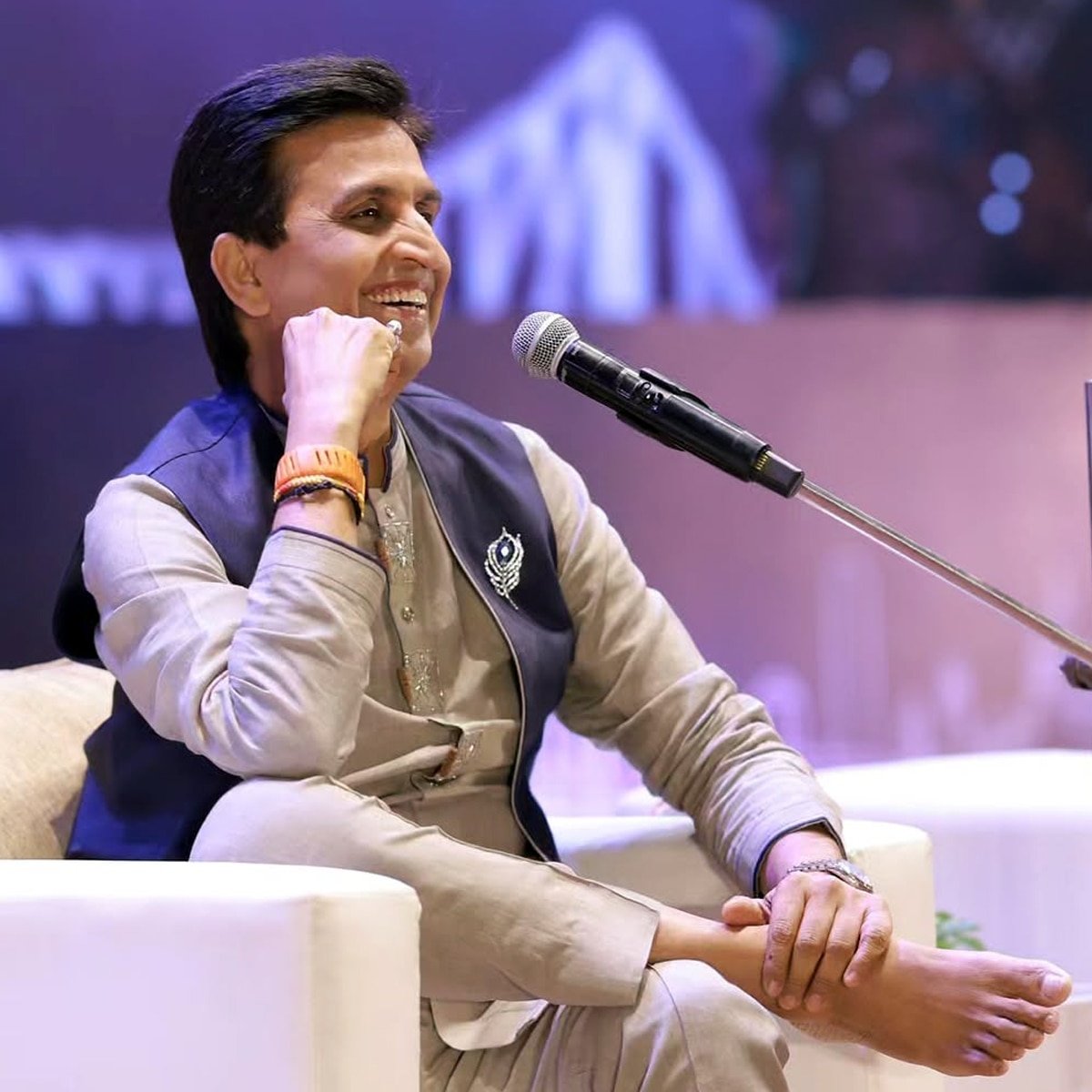 ramayana lyricist kumar vishwas Love Story