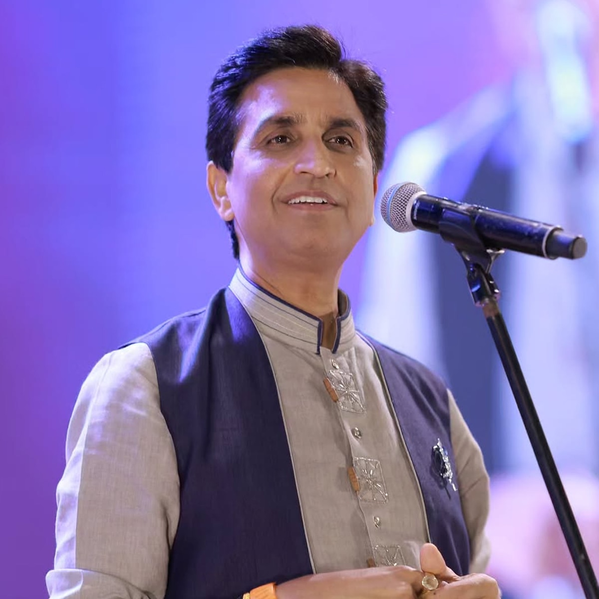 ramayana lyricist kumar vishwas Love Story