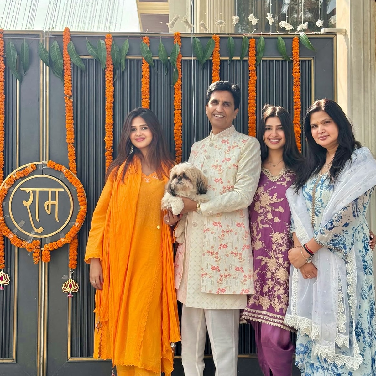 ramayana lyricist kumar vishwas Love Story