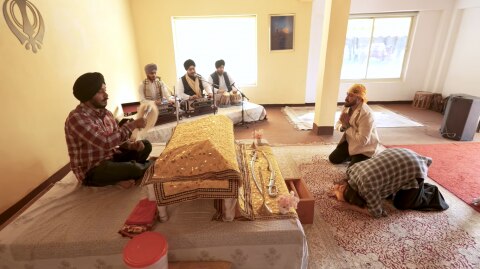 mika singh farmhouse