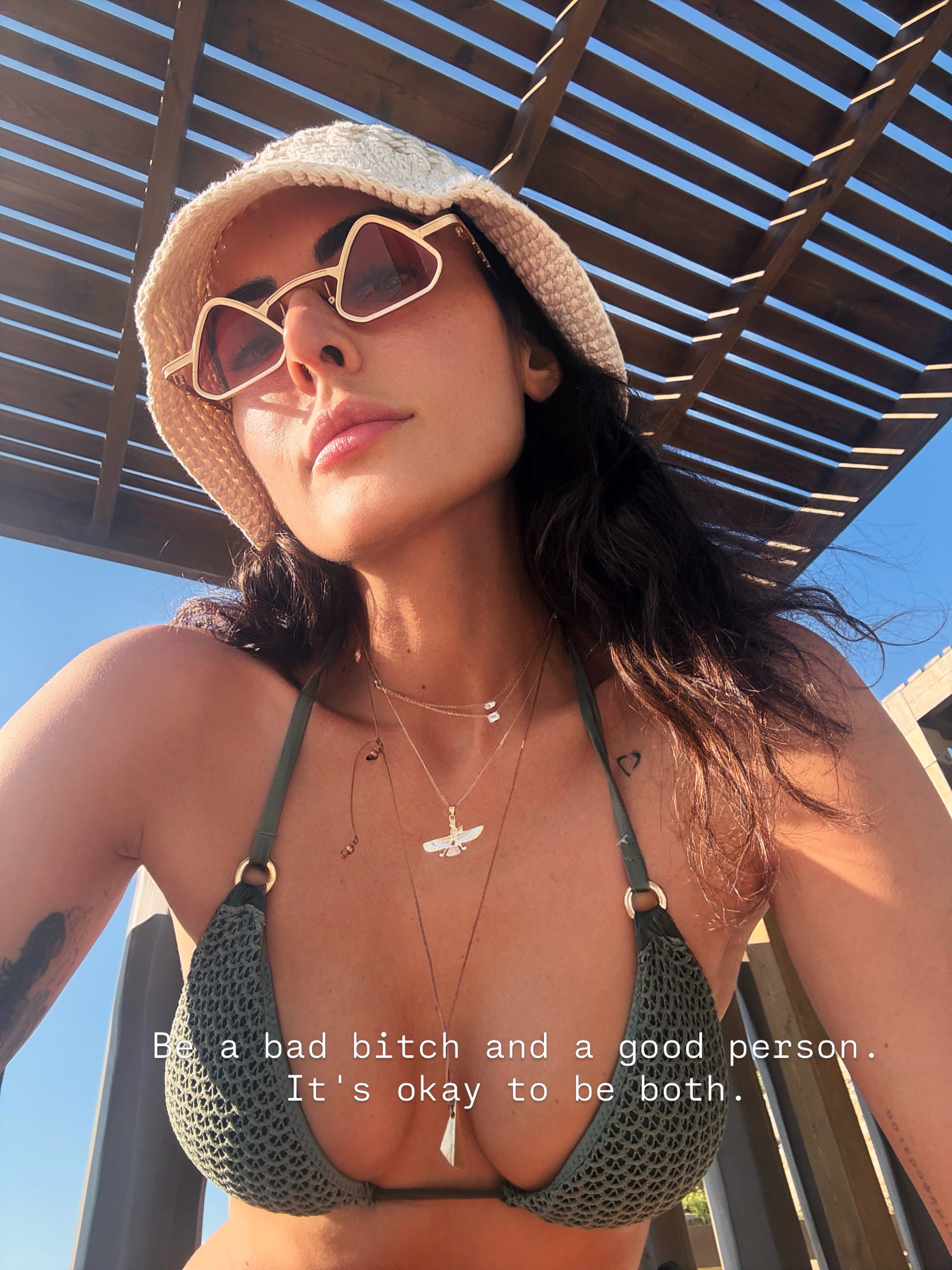 irani actress mandana karimi topless look 