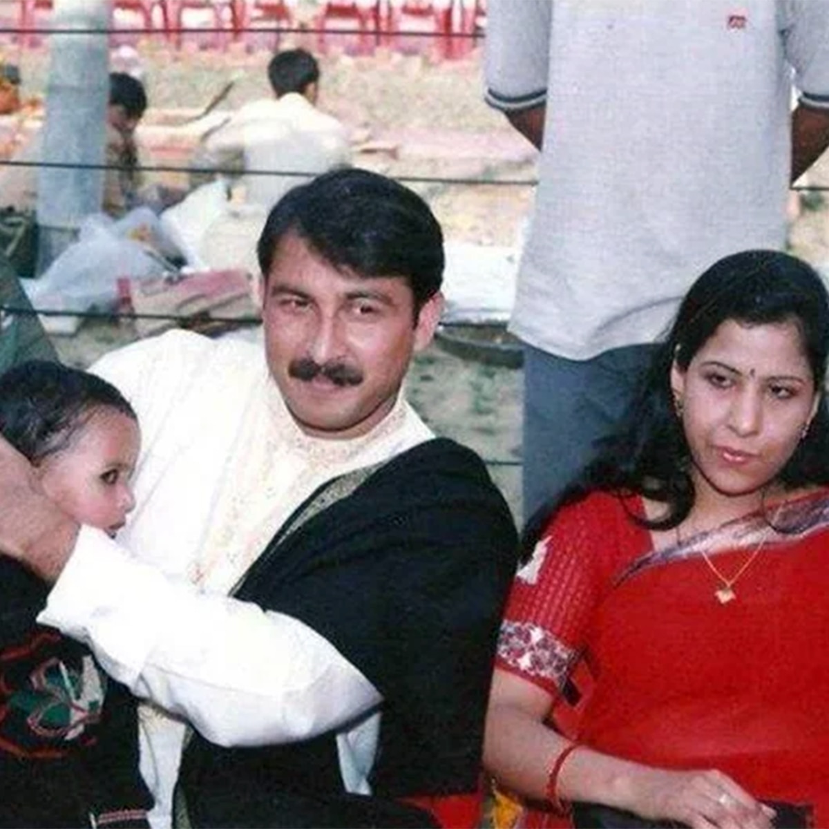 मनोज तिवारी की पहली पत्नी 