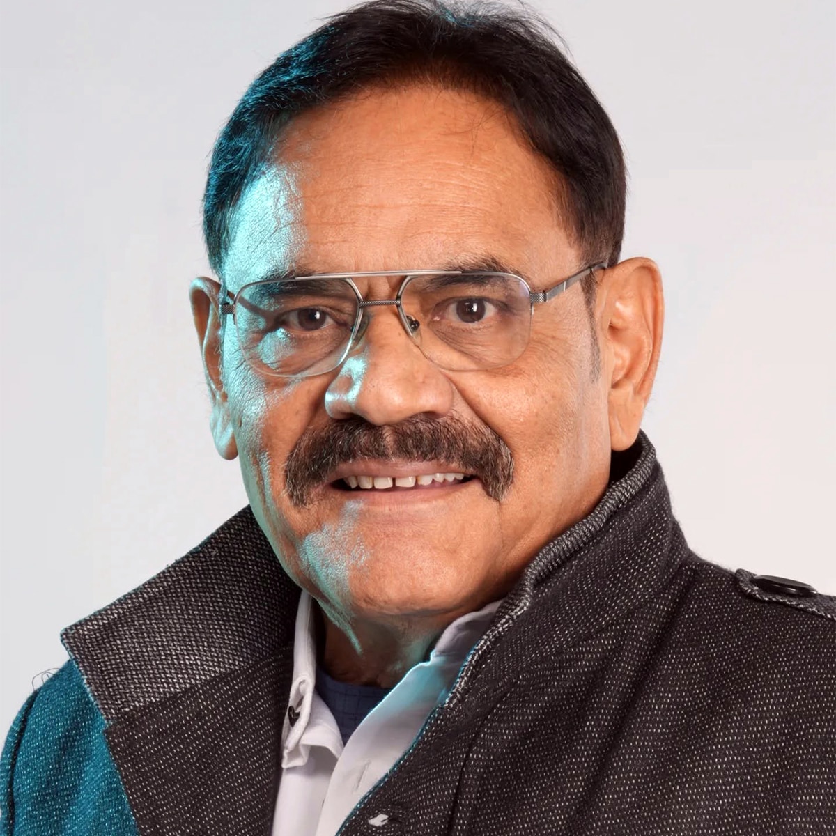 मुश्ताक खान अंतिम संस्कार 