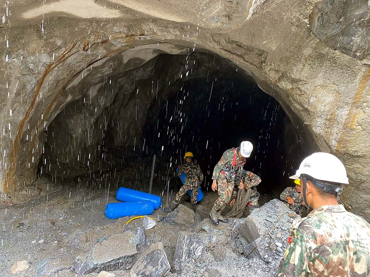 Nepal Tunnel Maze