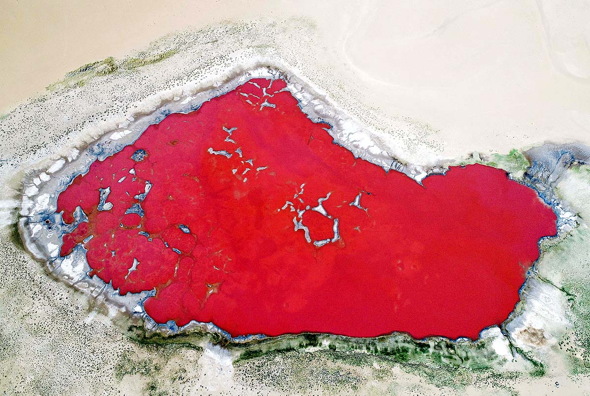 pink lake china