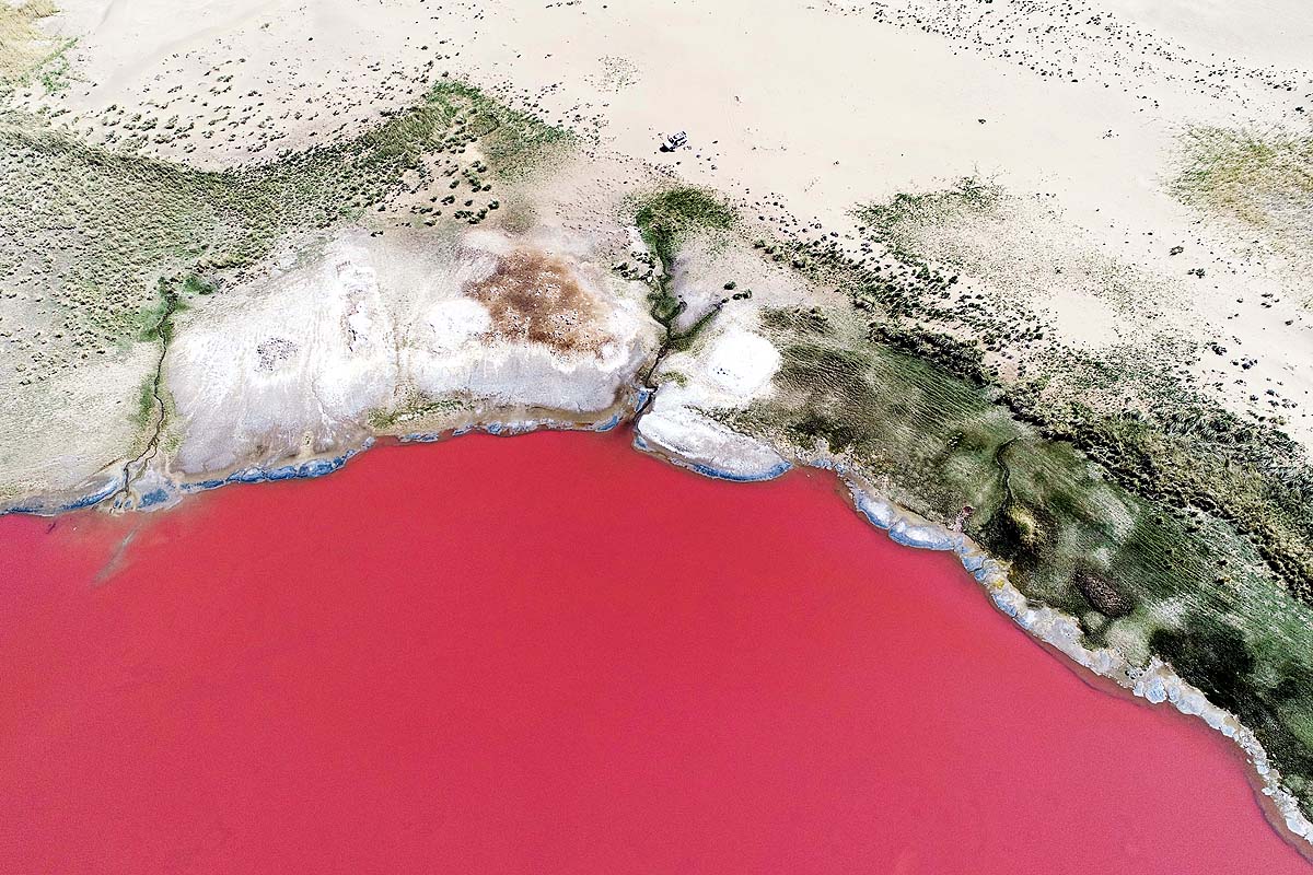 pink lake china