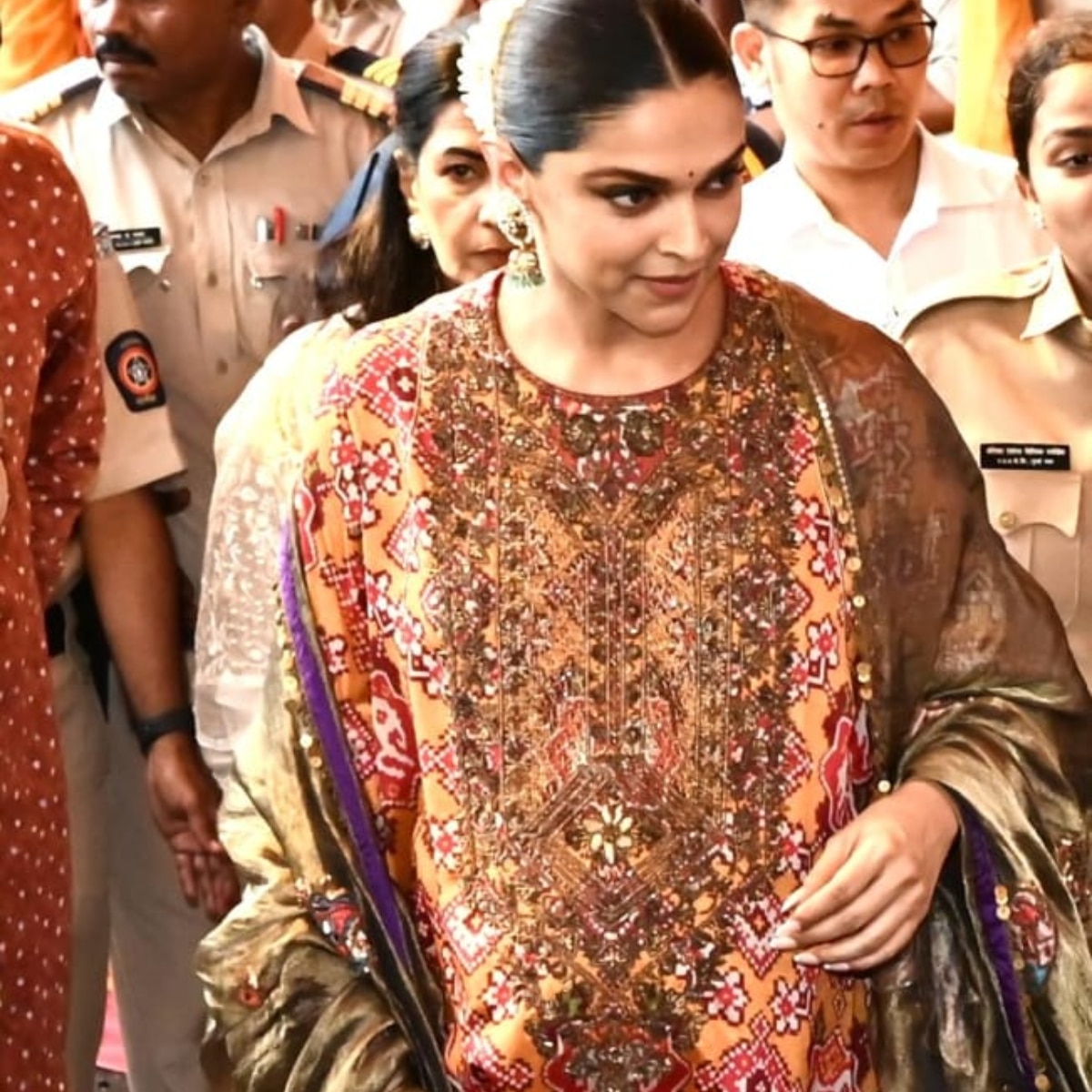 Pregnant Deepika Padukone 