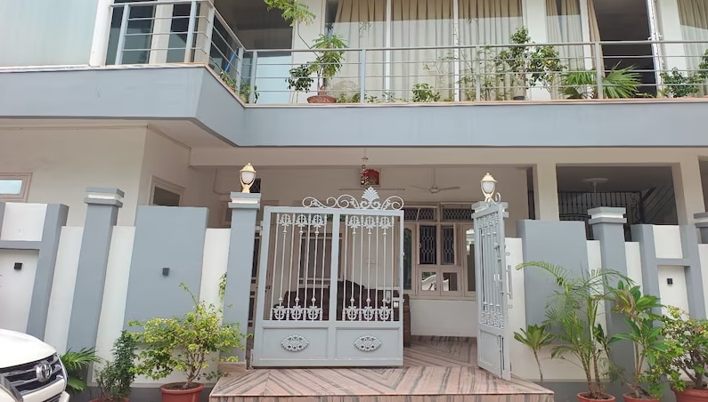 ravi kishan lavish gorakhpur bungalow inside photos 