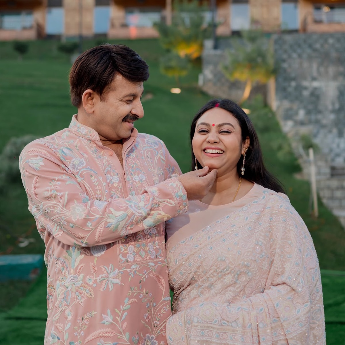 मनोज तिवारी की बेटियां