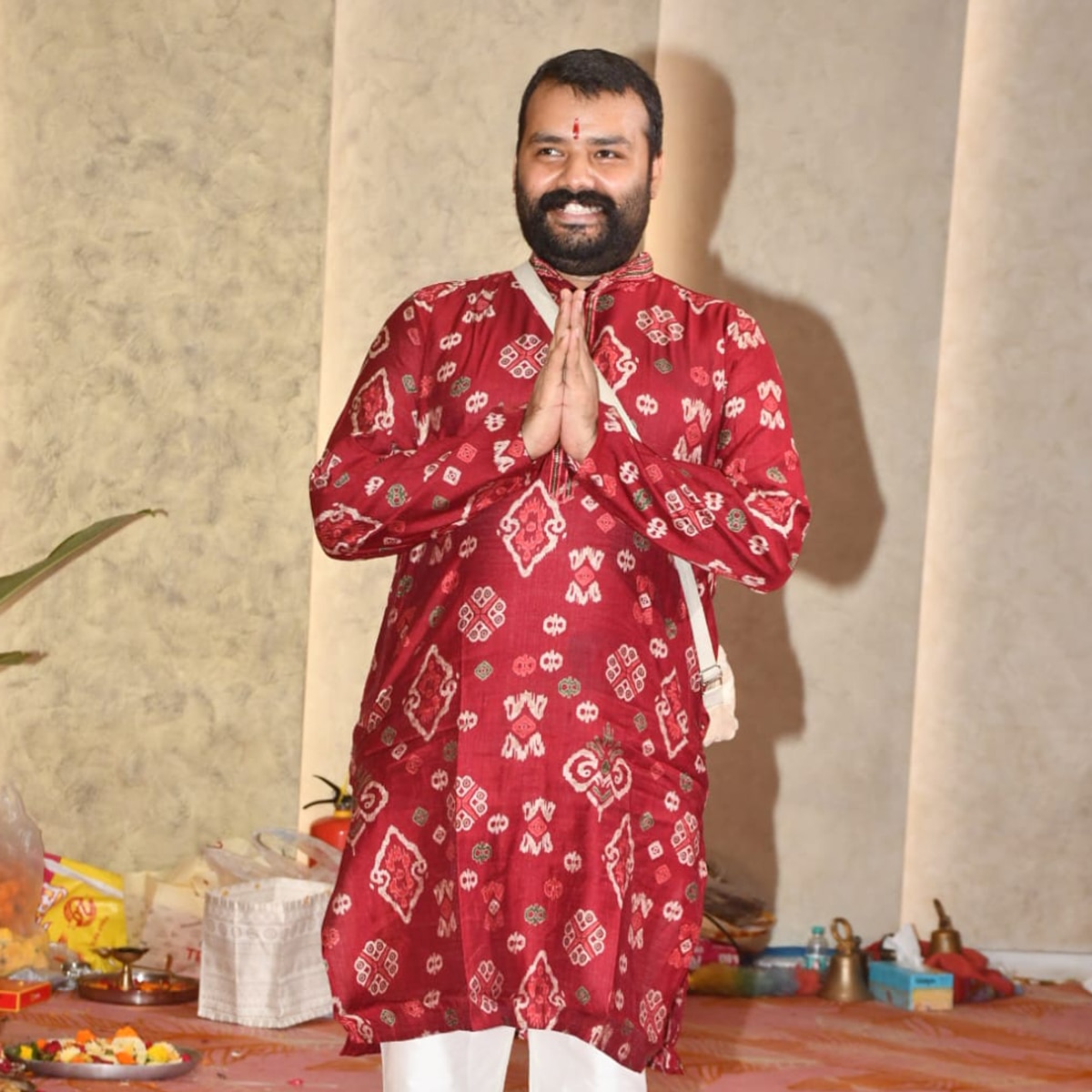  टी-सीरीज के ऑफिस में सत्यनारायण पूजा 