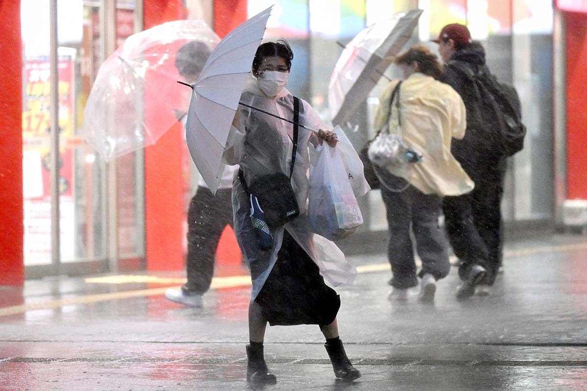 Typhoon Dujuan Japan