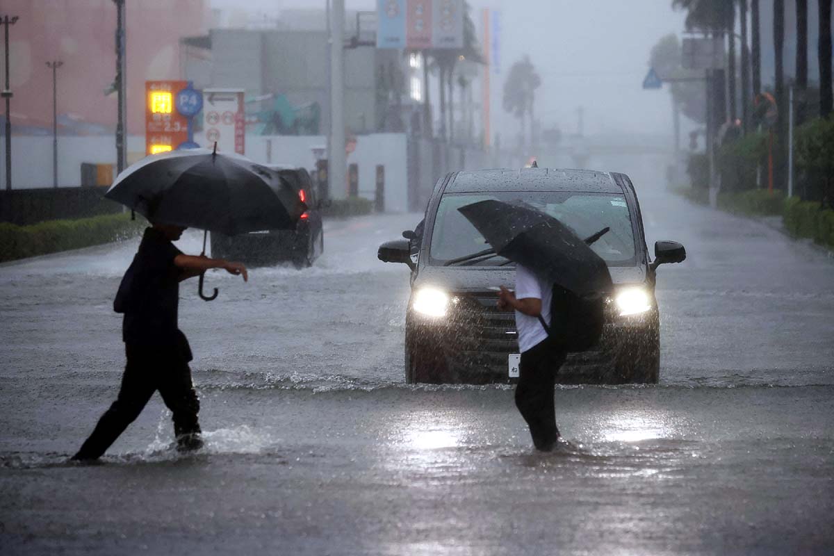 Typhoon Dujuan Japan