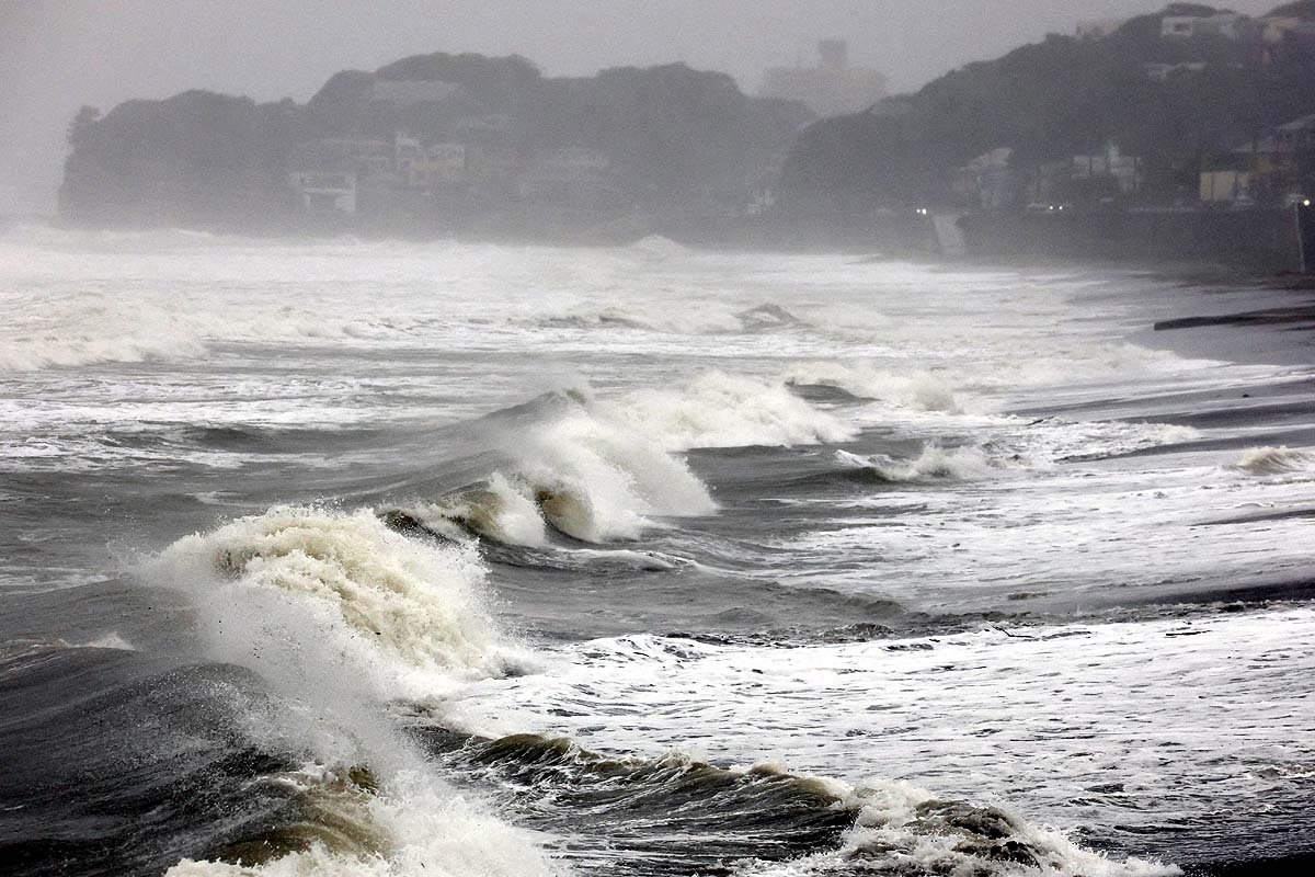 Typhoon Dujuan Japan