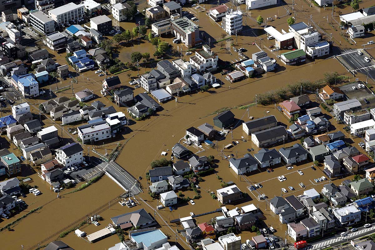 Typhoon Dujuan Japan