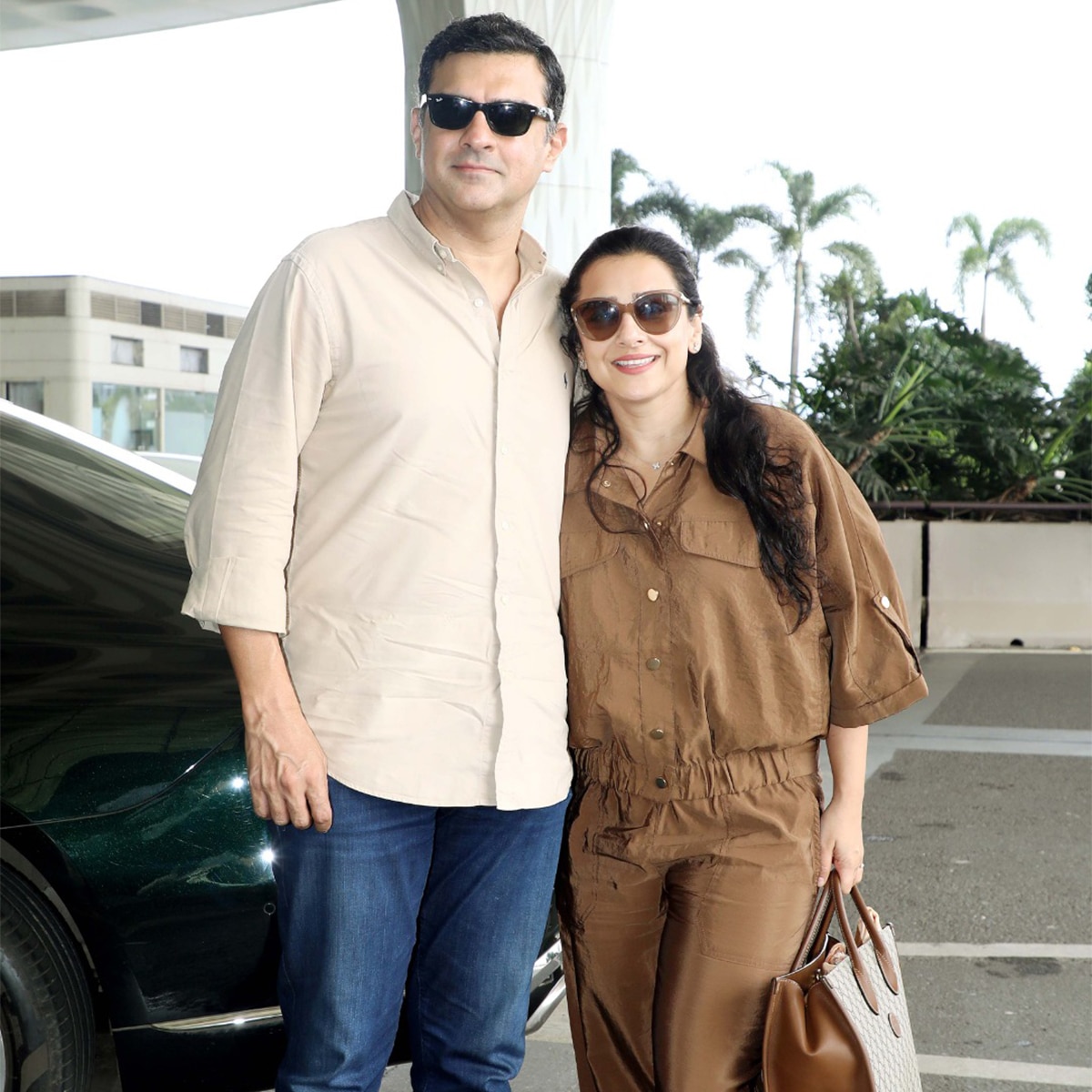 vidya balan liplock with husband