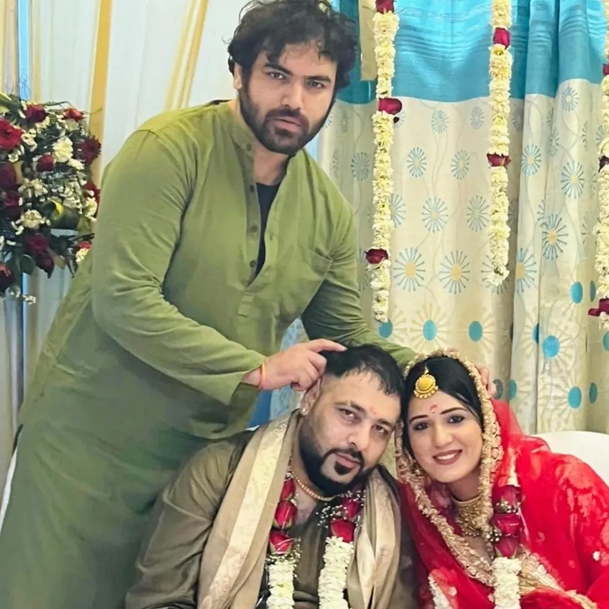 कौन हैं बादशाह की दूसरी पत्नी ईशा रिखी