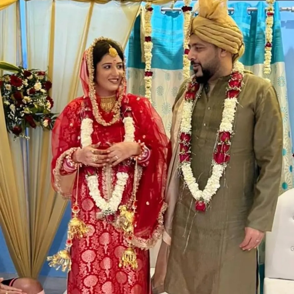 कौन हैं बादशाह की दूसरी पत्नी ईशा रिखी