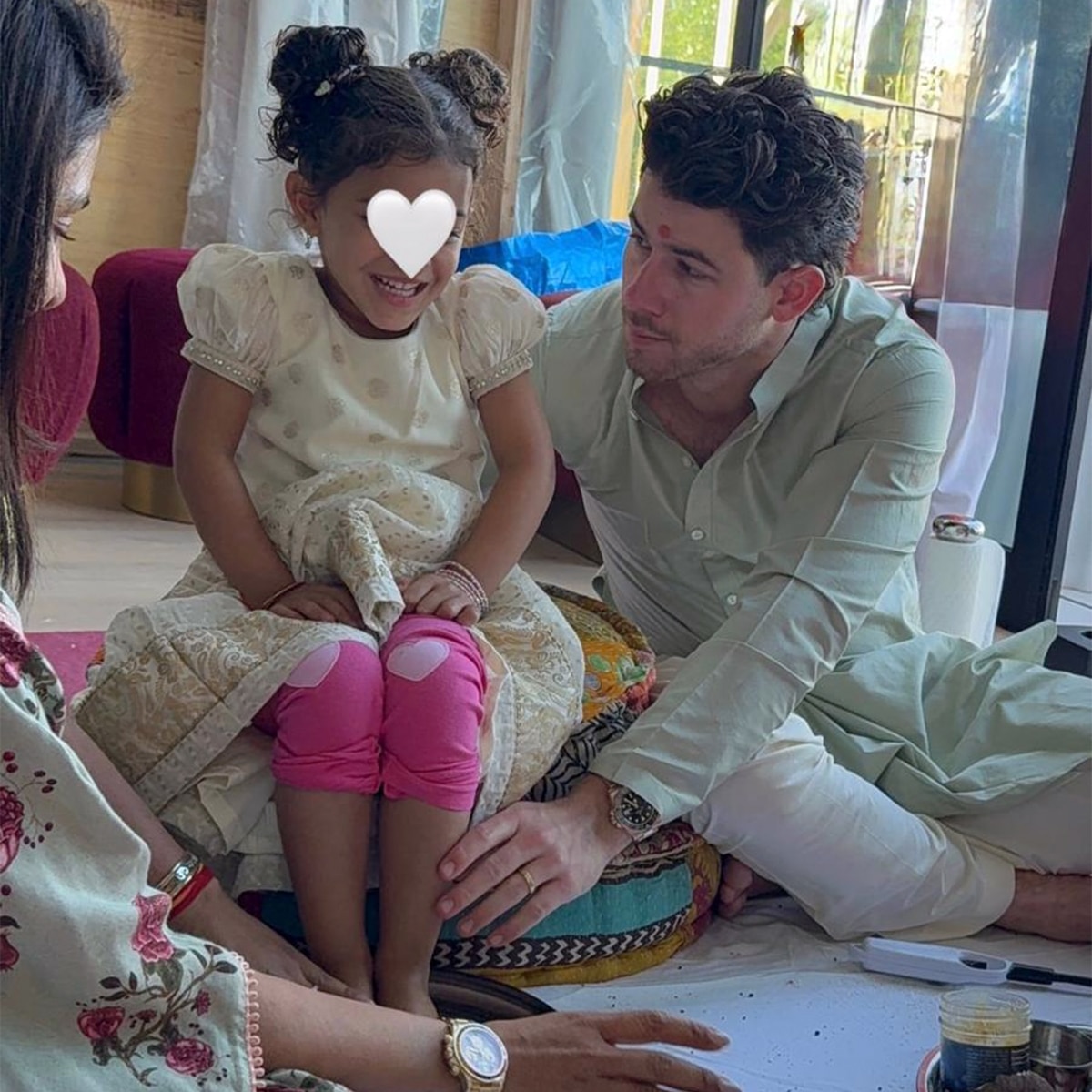 प्रियंका ने अमेरिका वाले घर में की पूजा. (Photo: Instagram/@priyankachopra)