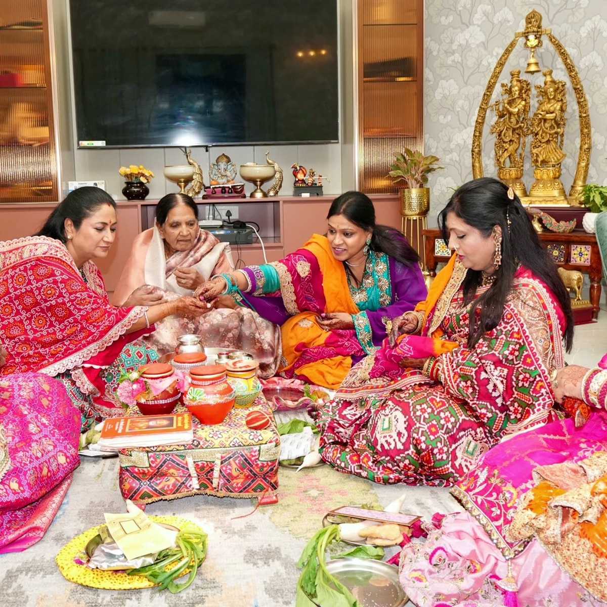  cm rekha gupta karva chauth pooja