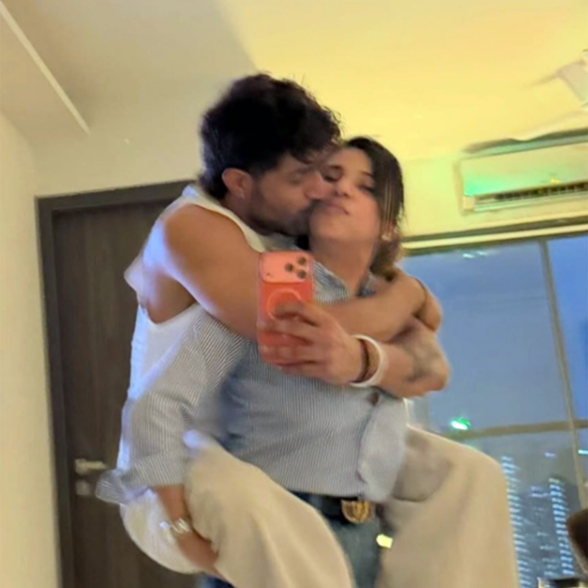   Sorab Bedi Delnaz Daruwala kissing Photos